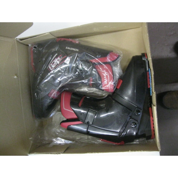 PAIR OF NEW SOLOMON SKI BOOTS, SZ 27.5