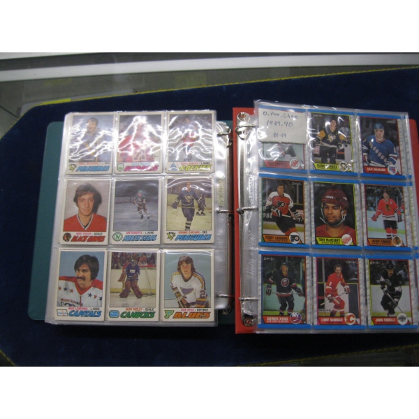 2 BINDERS OF HOCKEY CARDS
