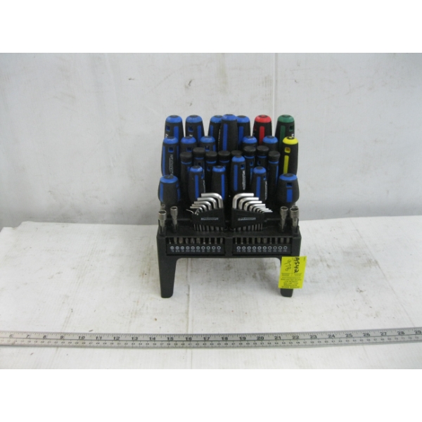 MASTERCRAFT SCREWDRIVER & HEX BIT SET ON STAND