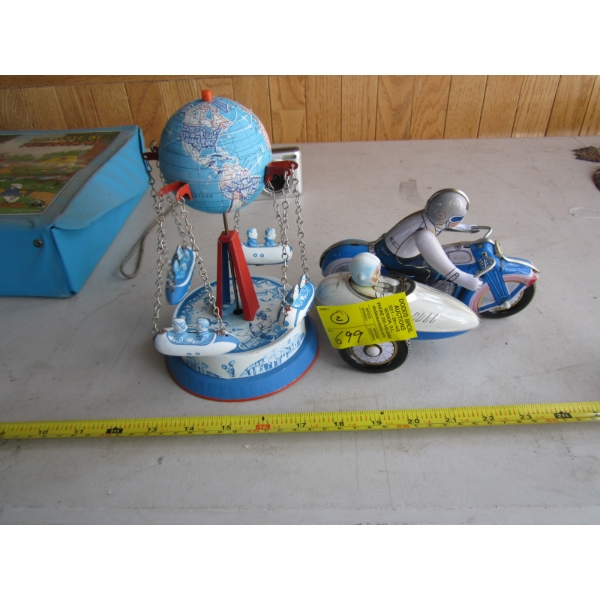 2 TIN TOYS
