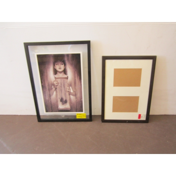 2 PICTURE FRAMES