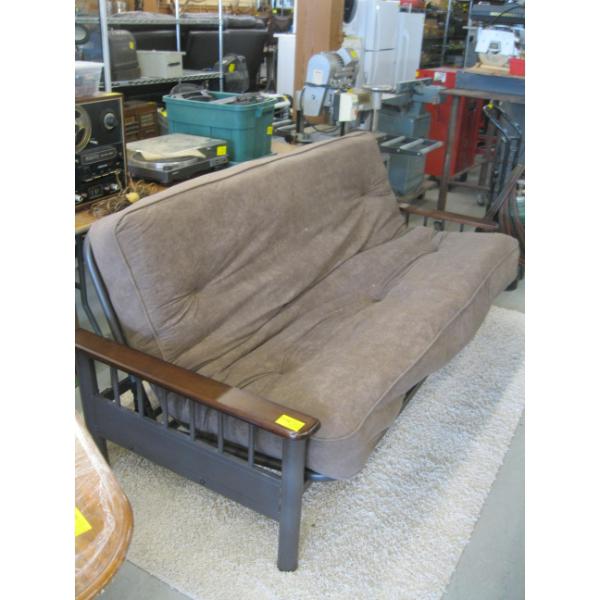 WOOD & METAL FRAMED FUTON