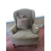 Image 1 : GREEN WINGBACK CHAIR W/PILLOW