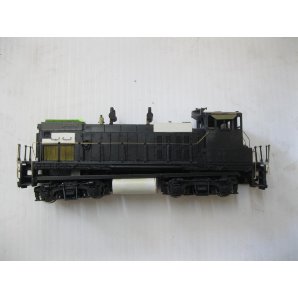 SMALL BLACK LOCOMOTIVE