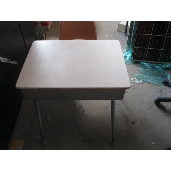 KIDs VINTAGE SCHOOL DESK