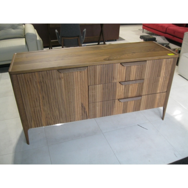 3 DRAWER SINGLE DOOR SIDEBOARD CABINET - NEEDS TO BE ASSEMBLED