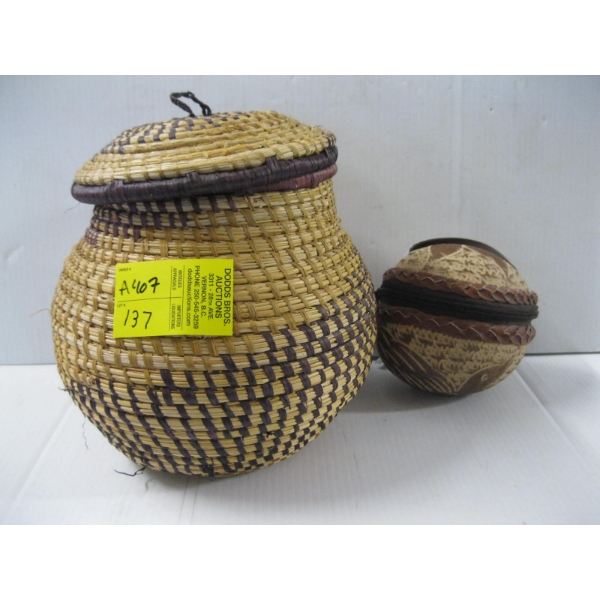 LIDDED BASKET & ZIPPERED ROUND PURSE FROM JAMAICA