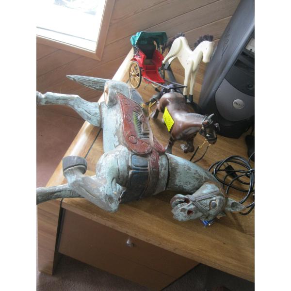 3 HORSES - 1 MISSING LEG