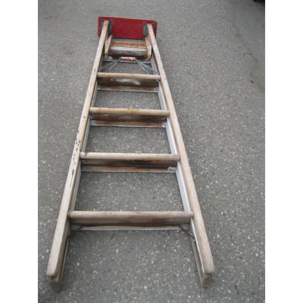 6' WOODEN STEPLADDER