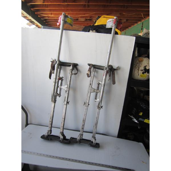 PAIR OF DRYWALL STILTS