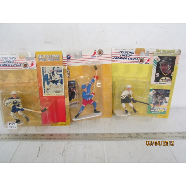 3 HOCKEY FIGURINES - STARTING LINEUP