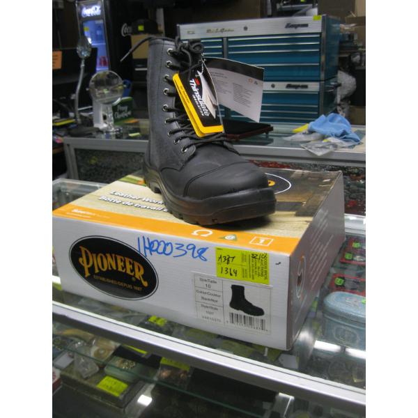 NEW PAIR OF SZ 10 PIONEER SAFETY STEEL TOE BOOTS