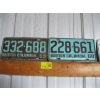 Image 1 : 1959 & 1960 LICENCE PLATES