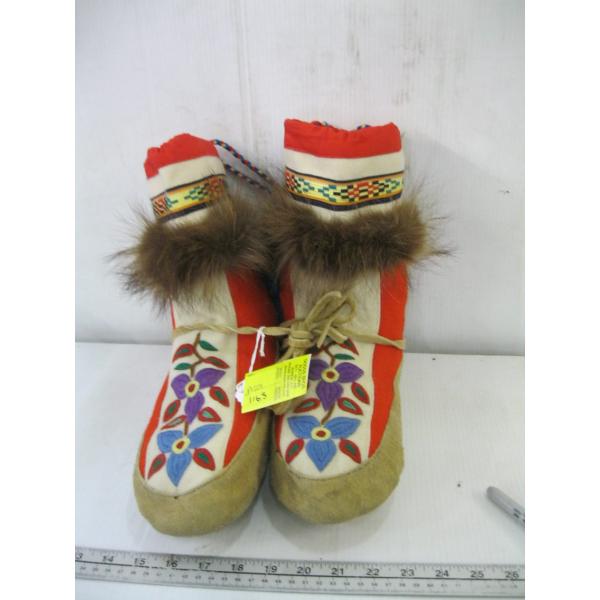 FIRST NATIONS EMBROIDERED MOCCASINS/MUKLUKS