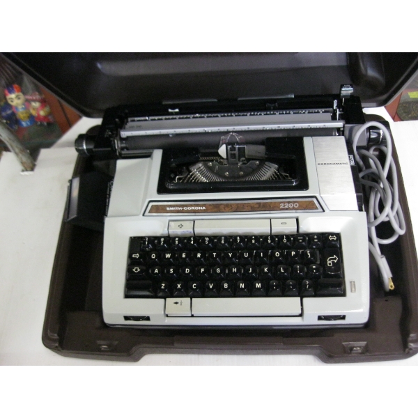 SMITH CORONA CASED ELECTRIC TYPEWRITER