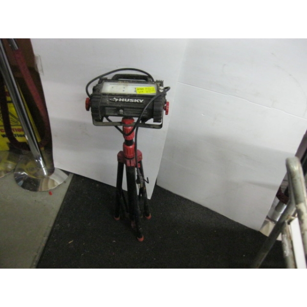 HUSKY LED WORK LAMP ON TRIPOD STAND