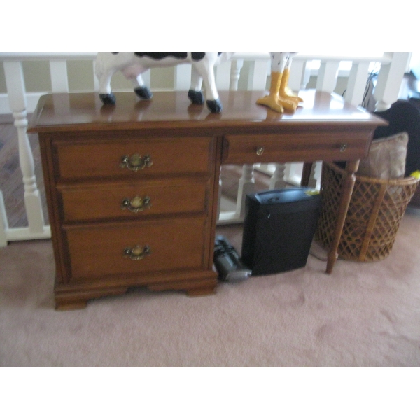 VILAS MAPLE 4 DRAWER DESK