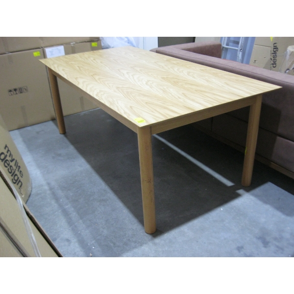 COMO 200CM EXTENDABLE OAK TABLE, SOME DAMAGE