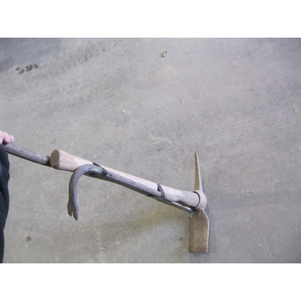 PRYBAR/CROWBAR & PICK