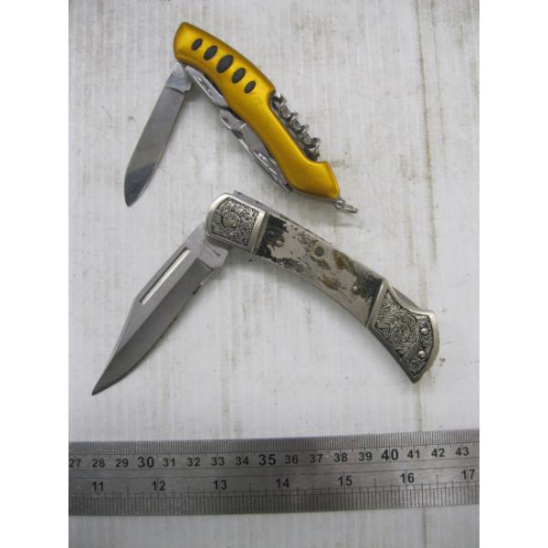 2 FOLDING KNIVES