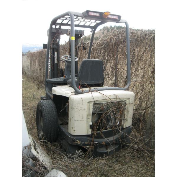 SM. "AS IS" FORKLIFT - NO BATTERY - ELECTRIC