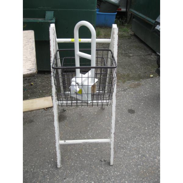 DOUBLE SIDED BASKET STAND W/BATHTUB HANDLE
