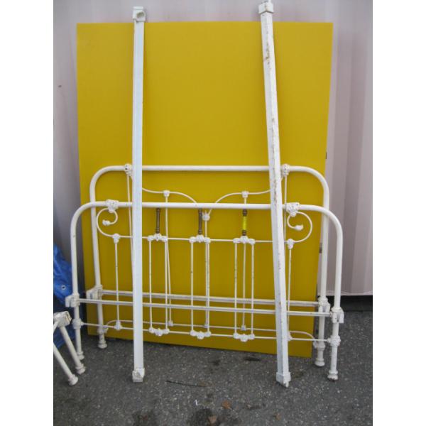 ANTIQUE DOUBLE BEDFRAME