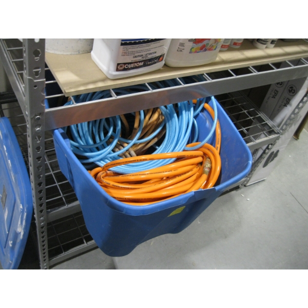 PLASTIC CONTAINER W/5 AIRLINES