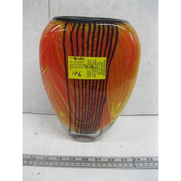 VINTAGE ART GLASS VASE