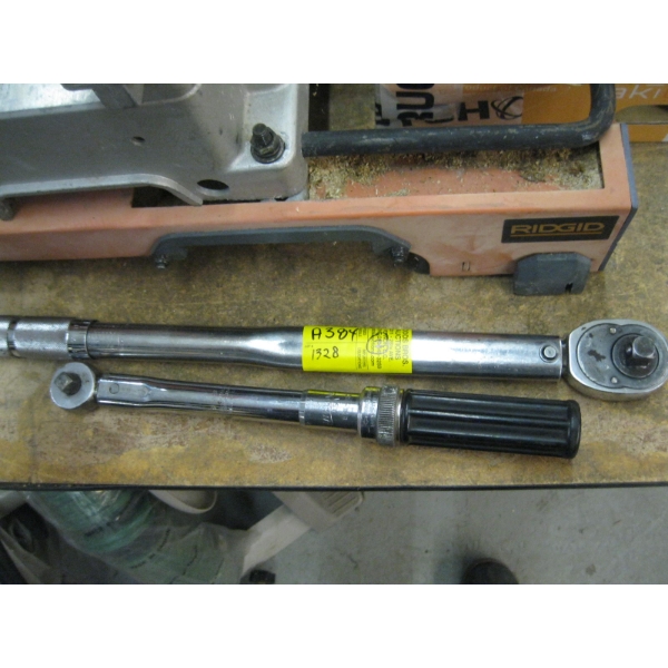 1/2" & 3/8" TORQUE WRENCHES