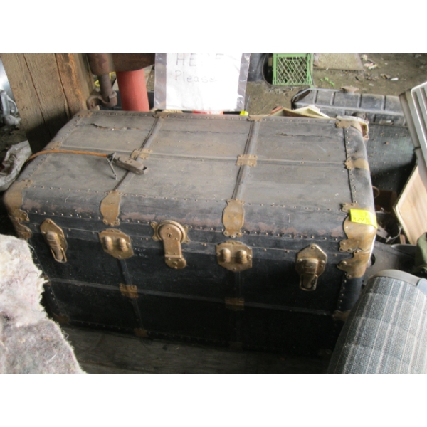 LG. STEAMER TRUNK
