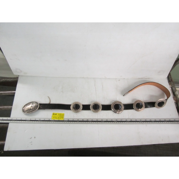 SIGNED TOM BAHE SILVER WOLF PATTERN BELT BUCKLE W/STERLING SILVER BADGES ON LEATHER BELT