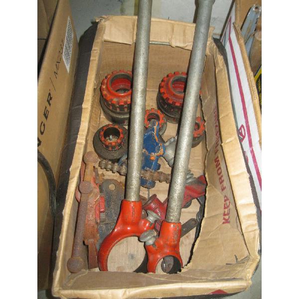 PIPE THREADING DIES & THREADER