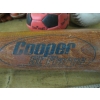 Image 3 : 3 BASEBALL GLOVES, BAT & BALLS
