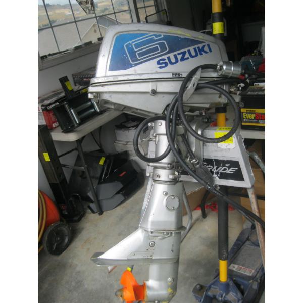 SUZUKI 6HP OUTBOARD MOTOR