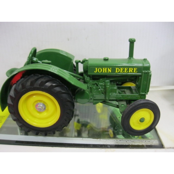 JOHN DEERE DIECAST TRACTOR
