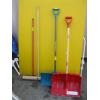 Image 1 : 2 SNOWSHOVELS & A BROOM