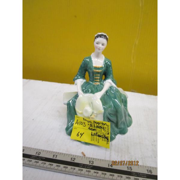 ROYAL DOULTON FIGURINE "LADY FROM WILLIAMSBURG"
