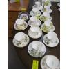 Image 1 : 14 TEACUPS/SAUCERS