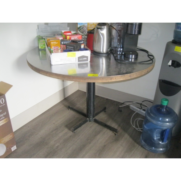 SMALL ROUND PEDASTEL TABLE
