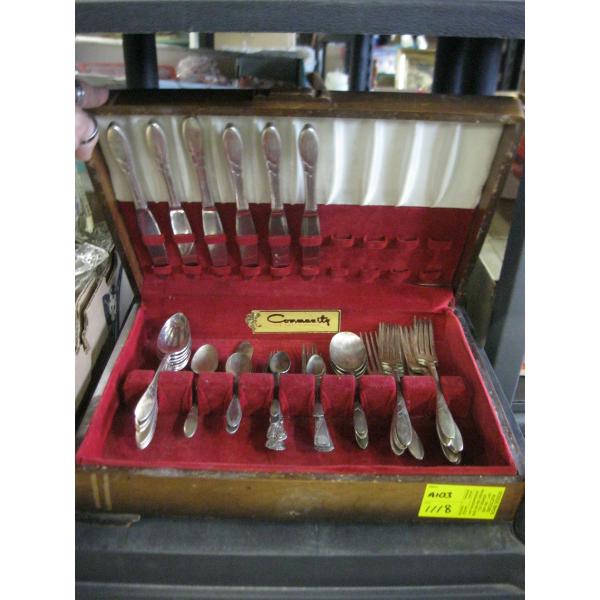CASED SET OF COMMUNITY PLATE CUTLERY