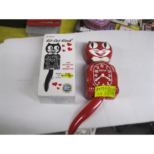 KIT KAT CLOCK