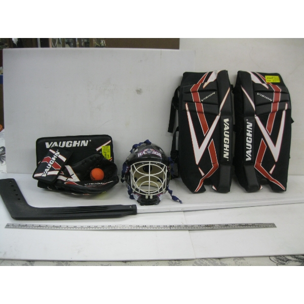 ROAD HOCKEY GOALIE EQUIPMENT: STICK, PADS, HELMET
