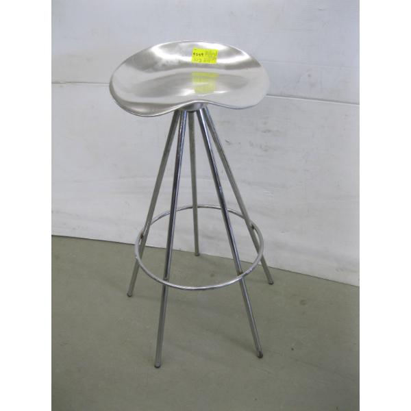 METAL STOOL