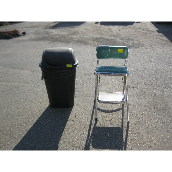 FOLDING VINTAGE FOLDING STEP STOOL & GARBAGE CAN W/LID
