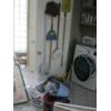 Image 1 : ASST. CLEANING MOPS, BROOMS, EXTENSION HANDLE, ETC.