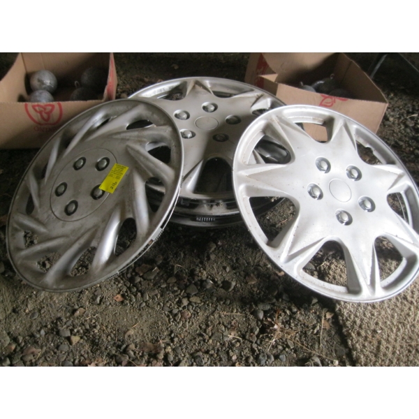 6 HUBCAPS