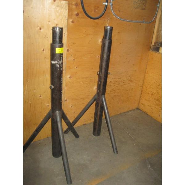 2 HEAVY DUTY TRIPOD STANDS