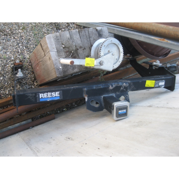 RECEIVER HITCH & A HANDWINCH