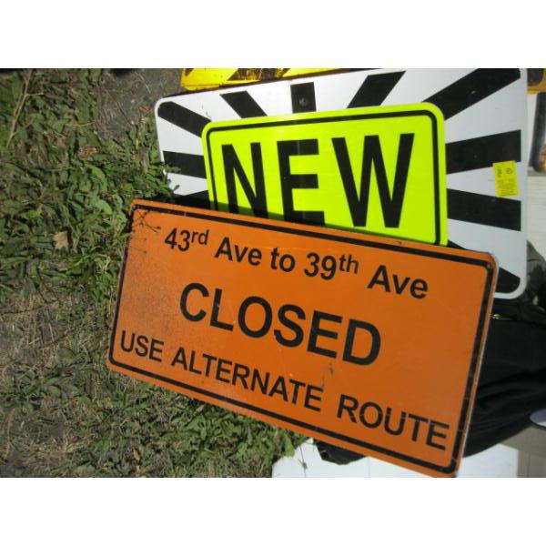 2 SIGNS - NEW & CLOSED
